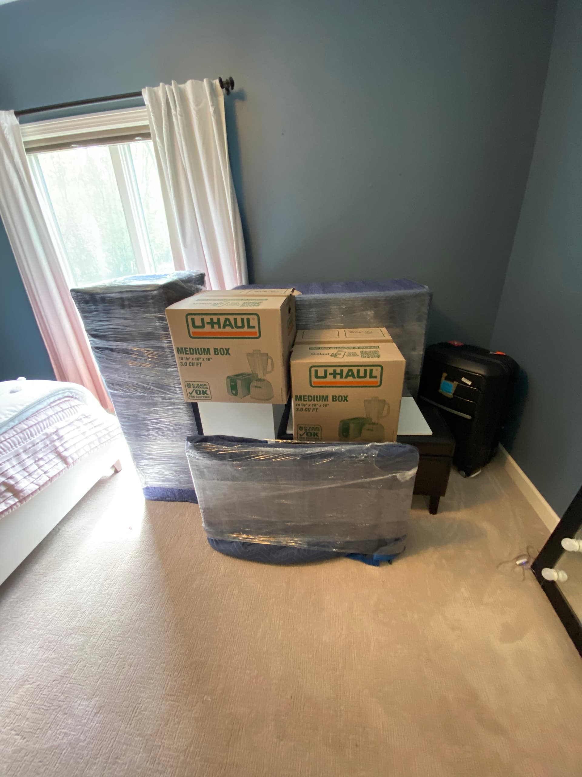 Gallery photos for How We Keep Your Furniture and Floors Safe During a Home Move: Image #4